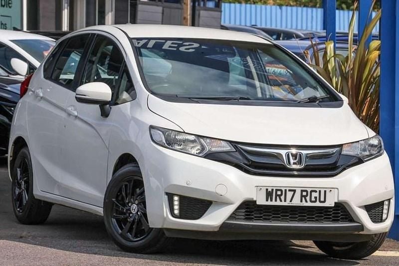 White Used 2017 Honda Jazz SE Hatchback | £8,991 (Fair price) - Image 1/1