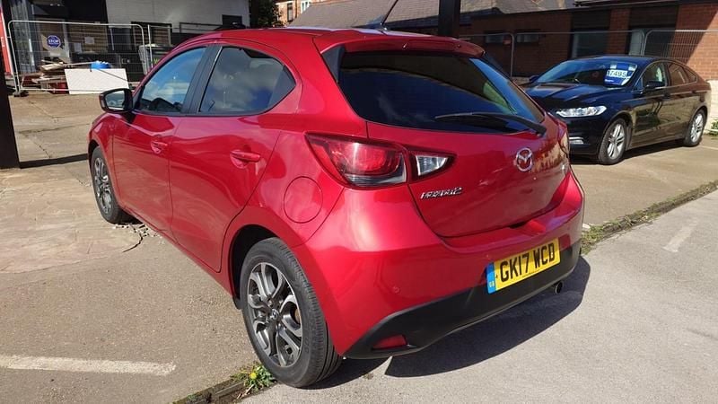 Begagnad Mazda 2 Inclusive 2017 Röd Halvkombi