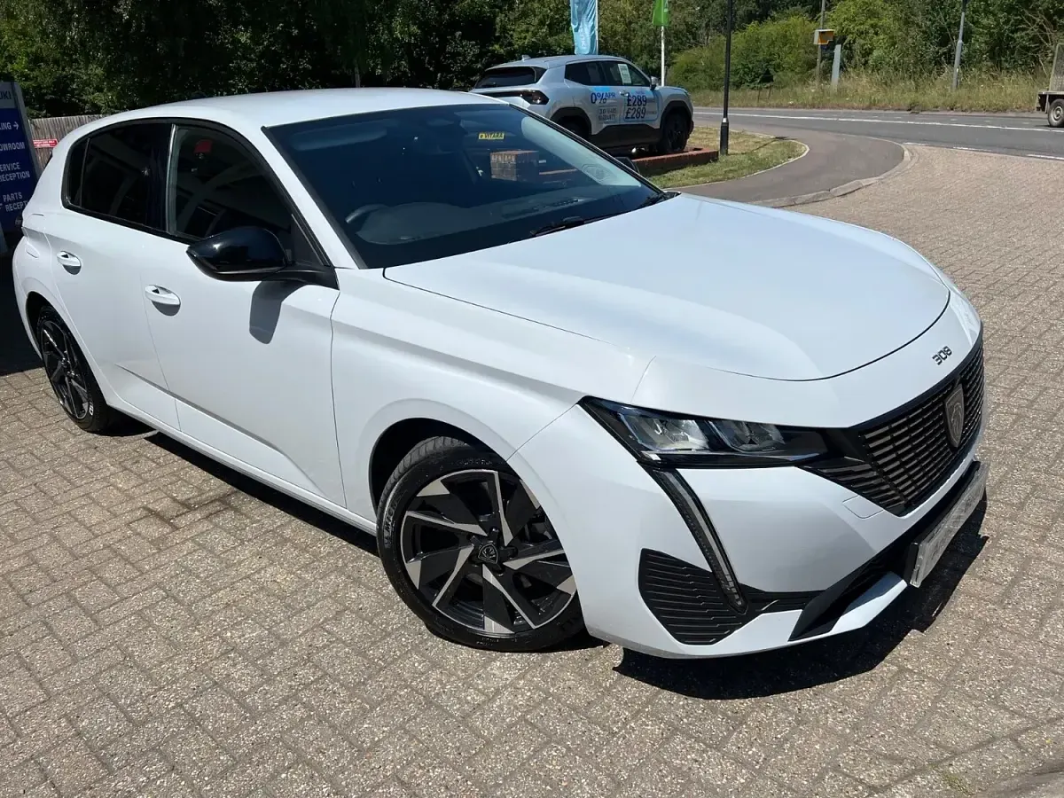 Used Peugeot 308 Allure 2024 White Hatchback
