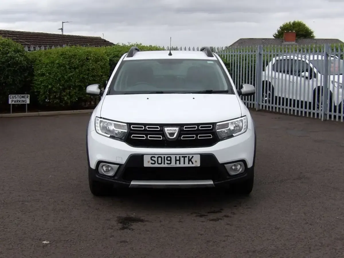 Used Dacia Sandero Comfort 90 HP (66 kW) 2019 White Hatchback