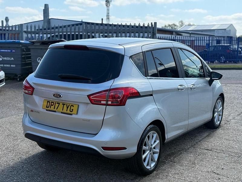 Begagnad Ford B-MAX Titanium 105 HK (77 kW) 2017 Silver Minibuss