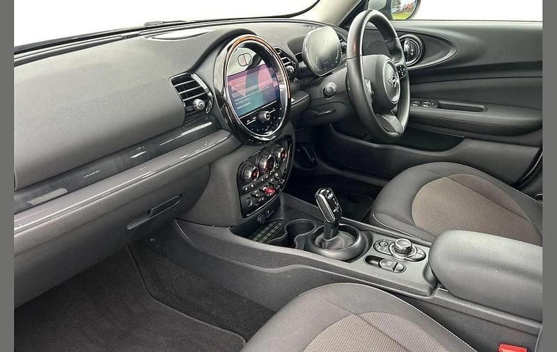 Used Mini Cooper Clubman Classic 134 HP (98 kW) 2023 Silver Estate