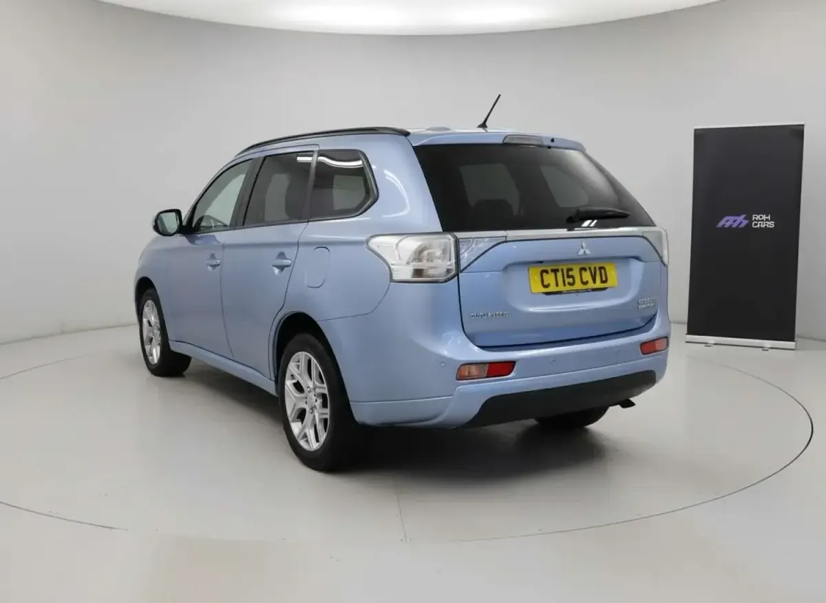 Used Mitsubishi Outlander P-HEV 2015 Blue Estate