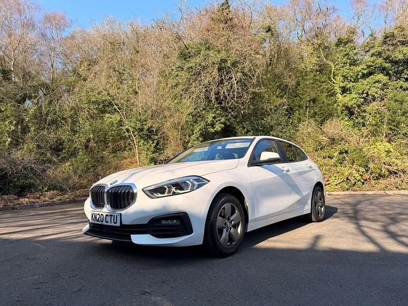 Used BMW 118 Comfort Edition 140 HP (102 kW) 2020 White Hatchback