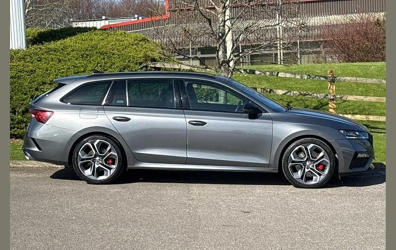 Used Skoda Octavia vRS 196 HP (144 kW) 2023 Grey Estate
