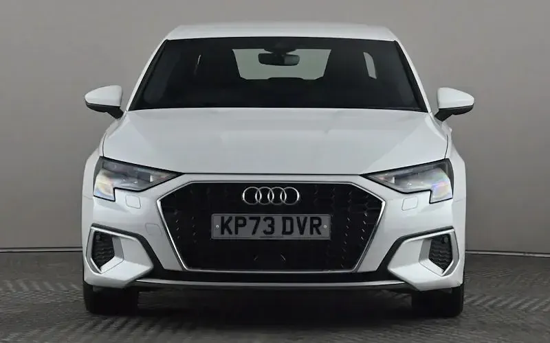 Usado Audi A3 Sport 150 HP (110 kW) 2023 Branco Sedan