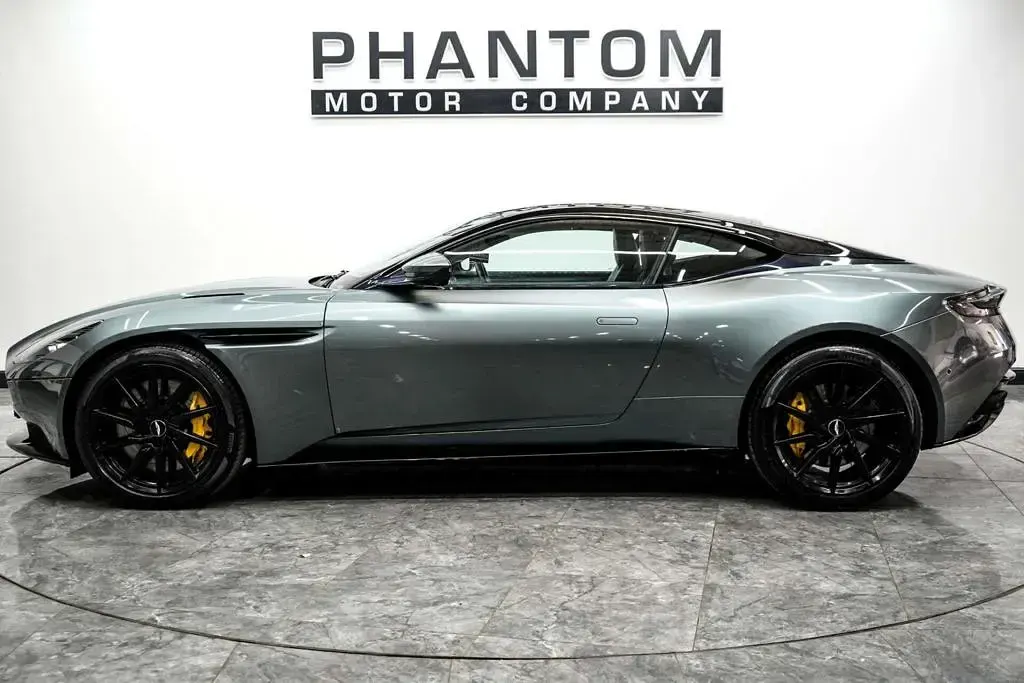 Used Aston Martin DB11 510 HP (375 kW) 2018 Green Coupe