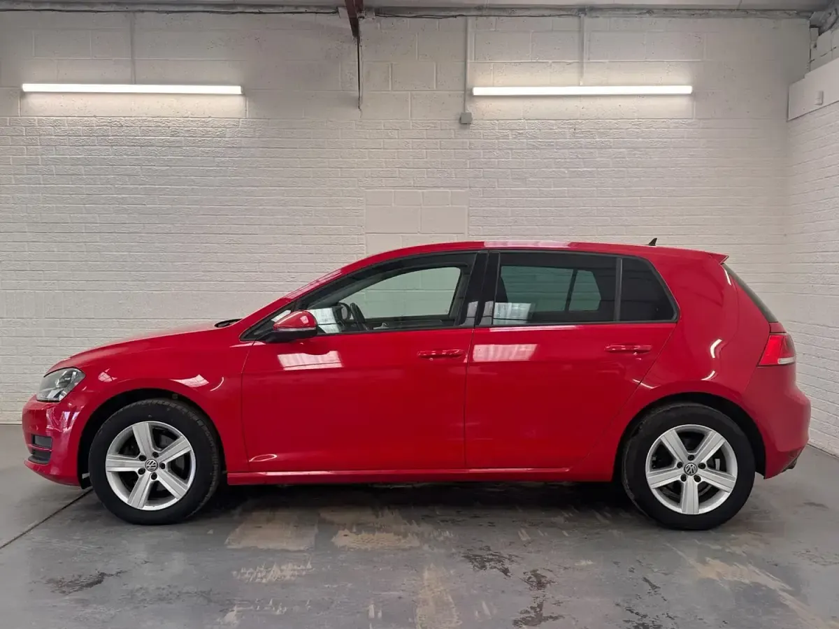 Used VW Golf VII Edition 110 HP (80 kW) 2016 Red Hatchback