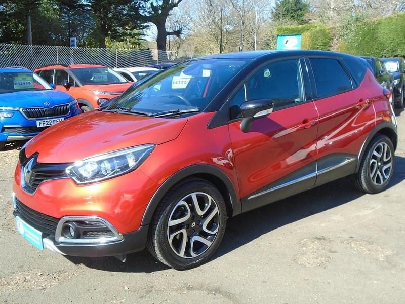 Used Renault Captur Signature 90 HP (66 kW) 2016 Red SUV