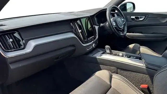 Used Volvo XC60 R-Design Pro 194 HP (142 kW) 2021 SUV