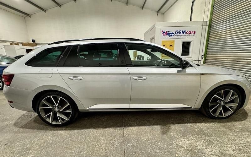 Used Skoda Superb SportLine 190 HP (139 kW) 2017 Silver Estate