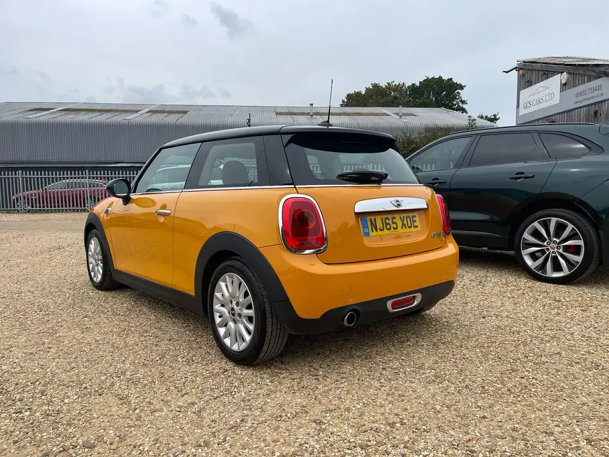 Used Mini Cooper Hatch 136 HP (100 kW) 2015 Orange Hatchback