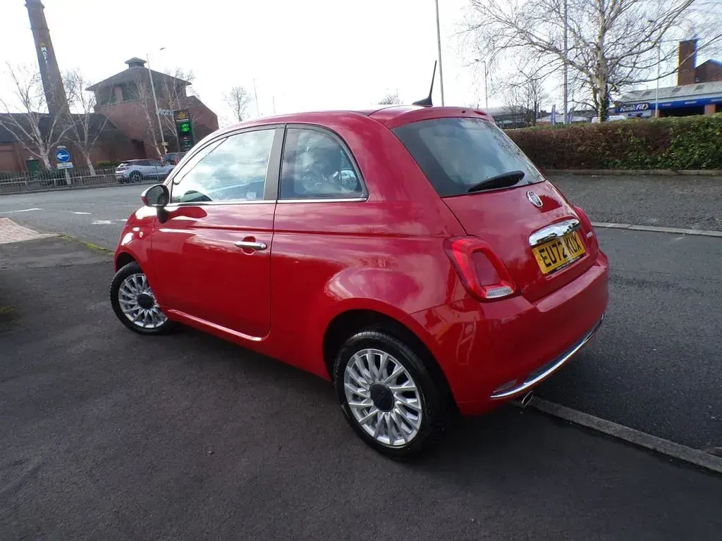 Gebraucht Fiat 500 Dolcevita 70 PS (51 kW) 2022 Rot Kleinwagen