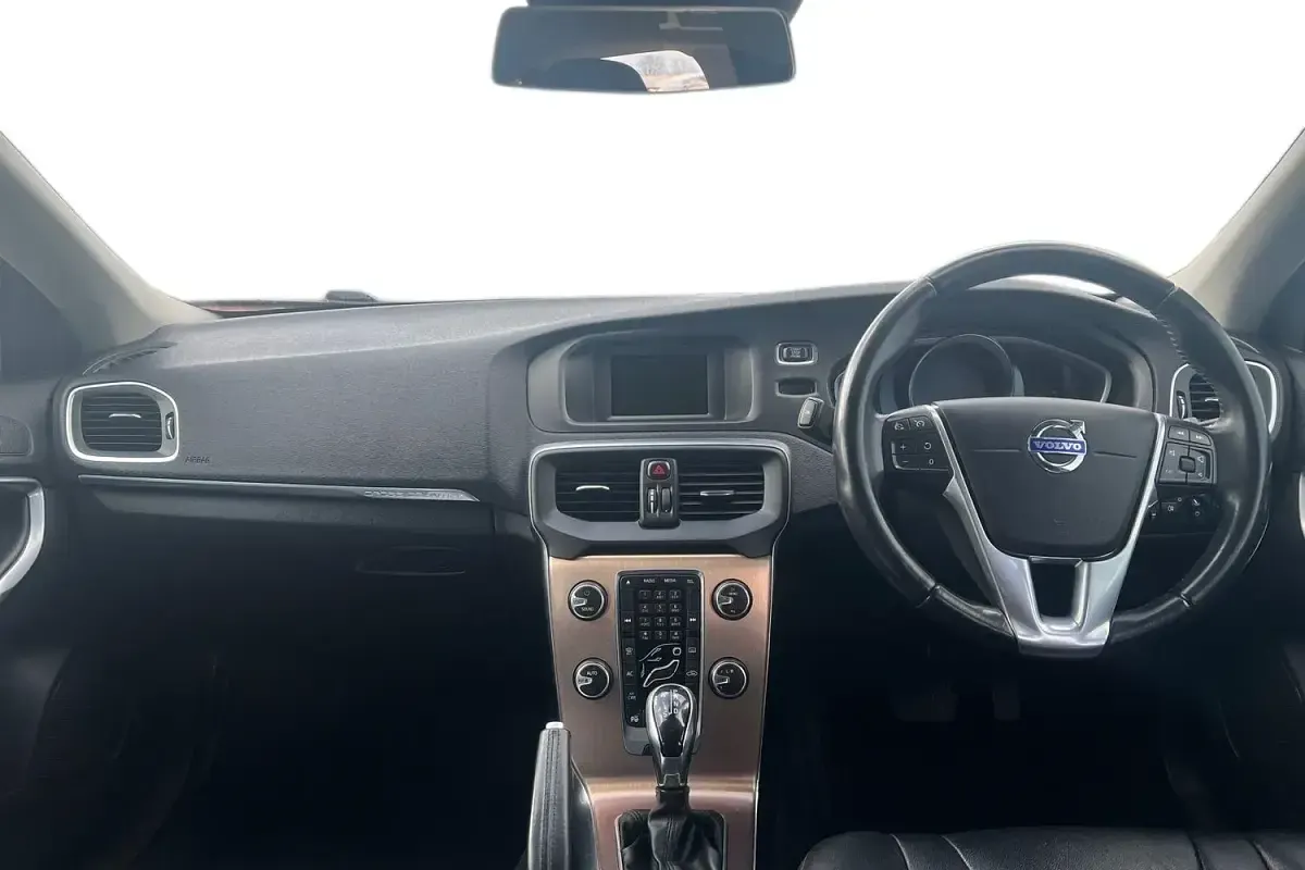 Begagnad Volvo V40 2015 Brun Halvkombi
