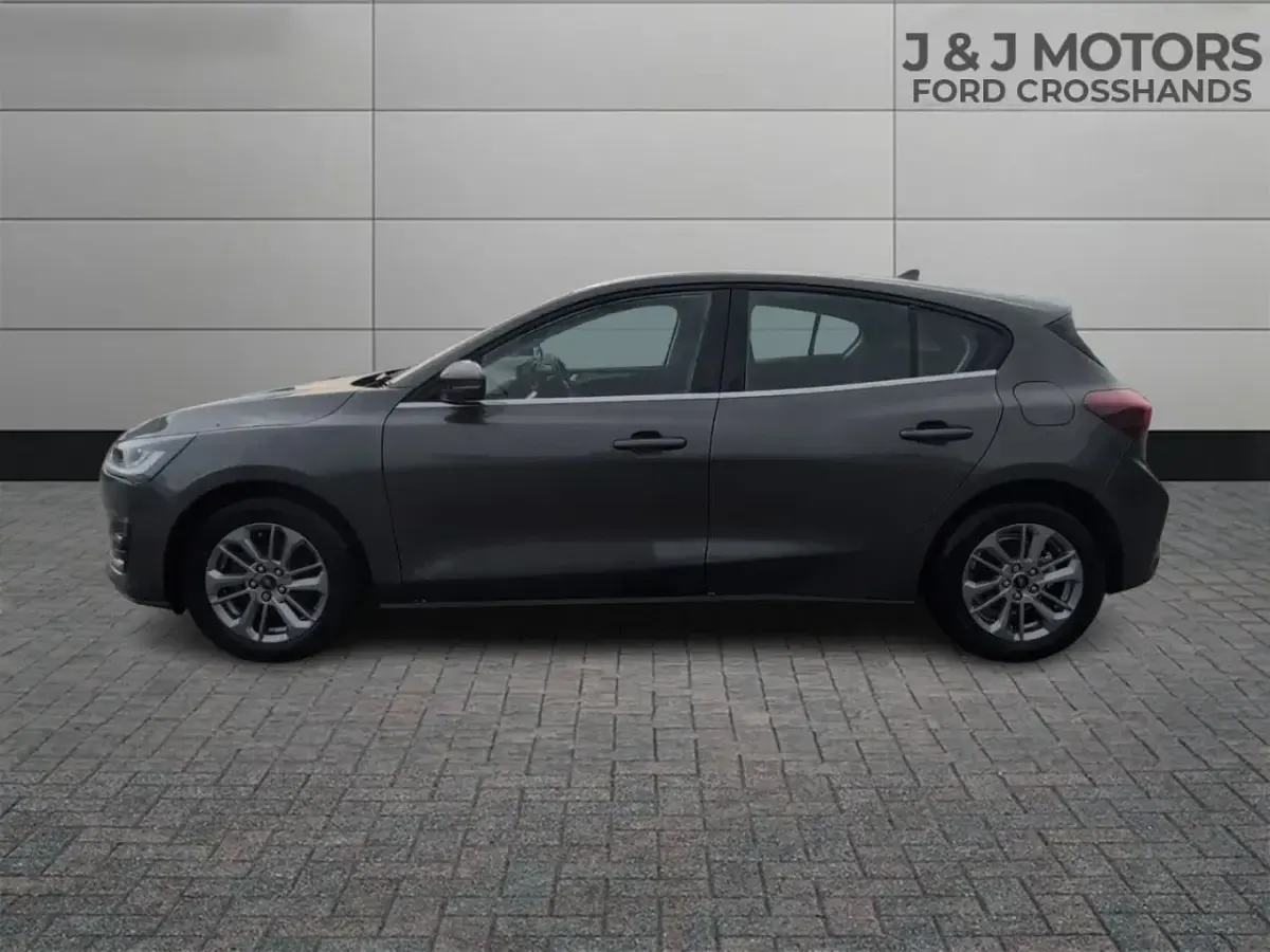 Used Ford Focus Titanium 125 HP (91 kW) 2025 Grey Hatchback