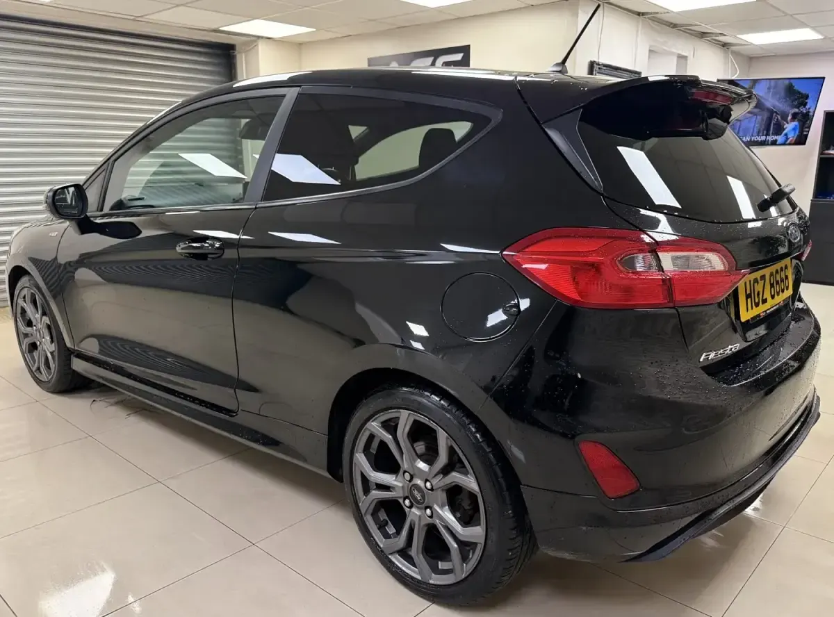 Usado Ford Fiesta ST-Line 125 CV (91 kW) 2017 Negro Utilitario