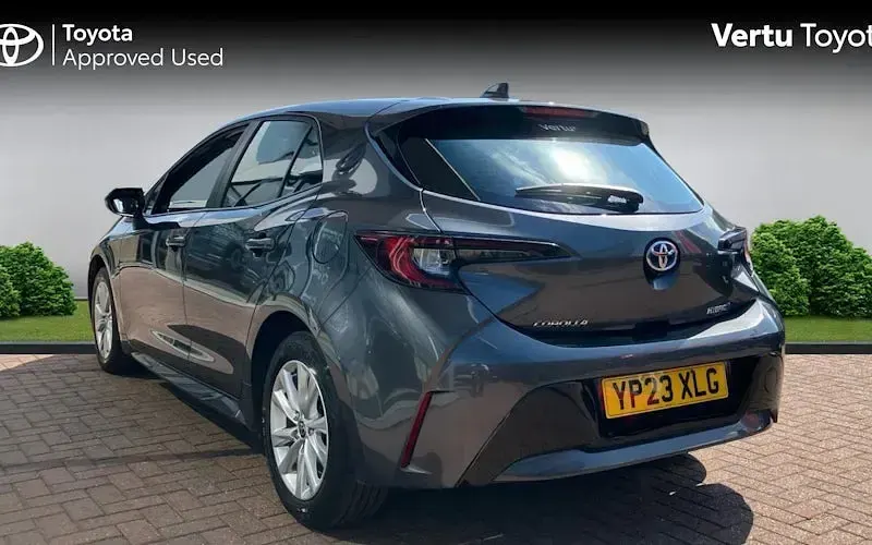 Used Toyota Corolla 140 HP (102 kW) 2026 Hatchback
