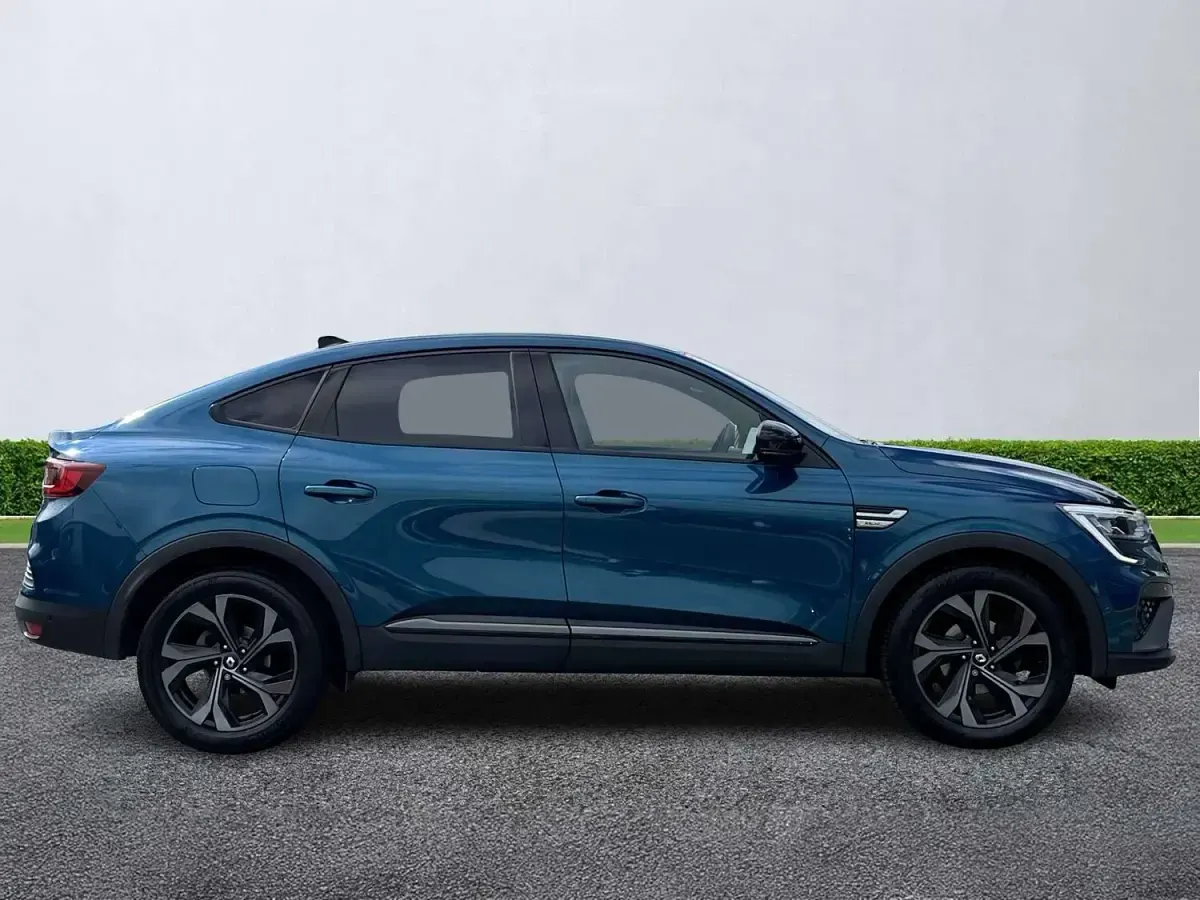 Używany Renault Arkana R.S. 140 KM (102 kW) 2023 Niebieski SUV