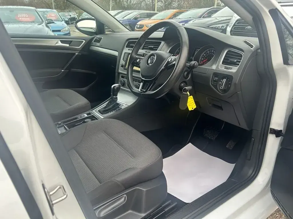 Used VW Golf VII Edition 125 HP (91 kW) 2016 White Hatchback