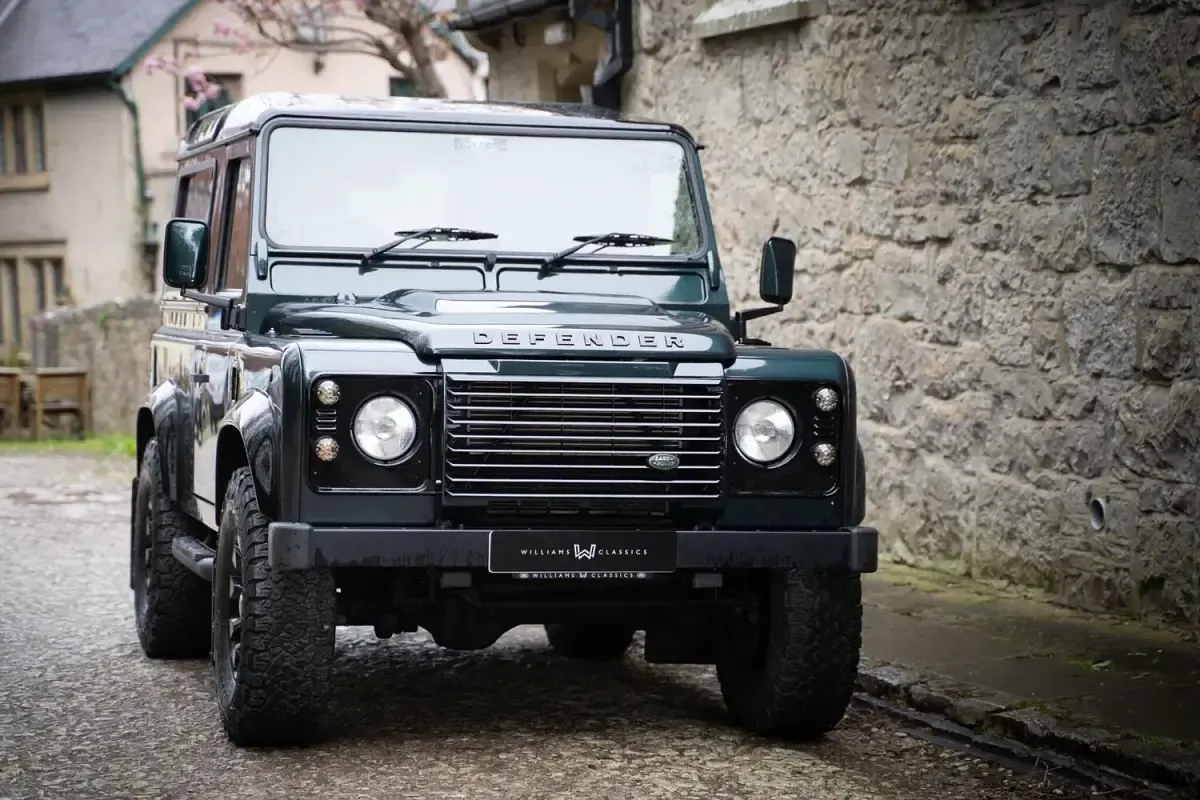 Used Land Rover Defender 2015 Green Estate