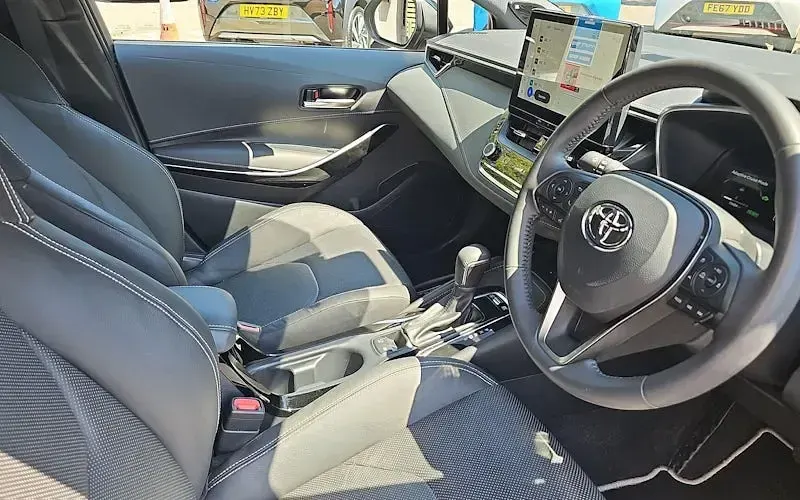 Used Toyota Corolla 140 HP (102 kW) 2025 Grey Estate
