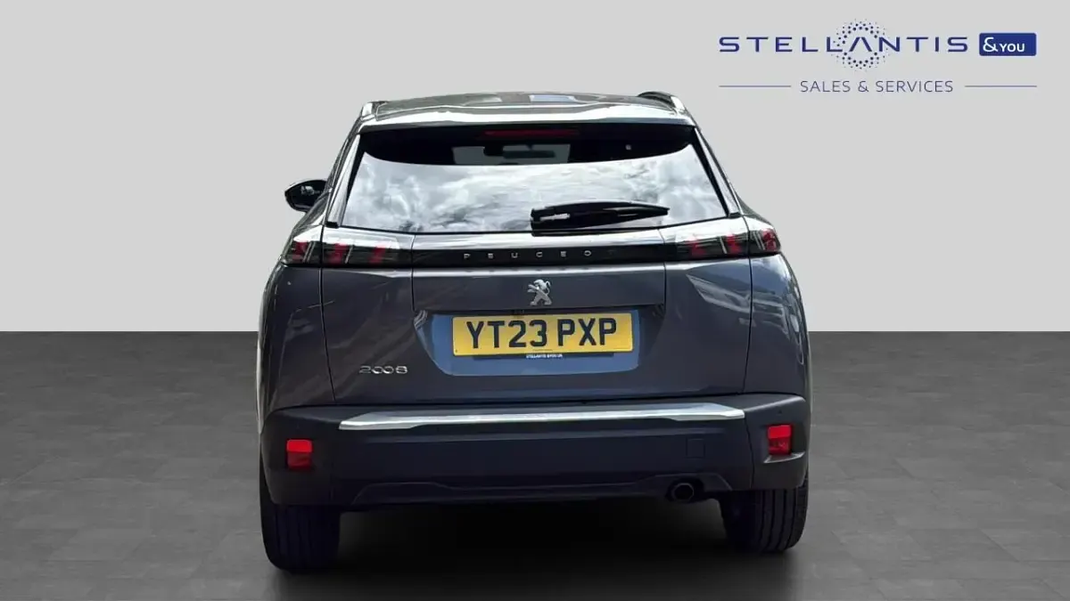 Used Peugeot 2008 Allure+ 100 HP (73 kW) 2023 Grey SUV