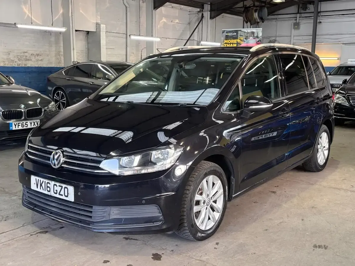 Usado VW Touran SE 2016 Preto Monovolume