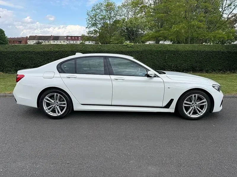 Used BMW 730 M Sport 261 HP (191 kW) 2019 White Sedan
