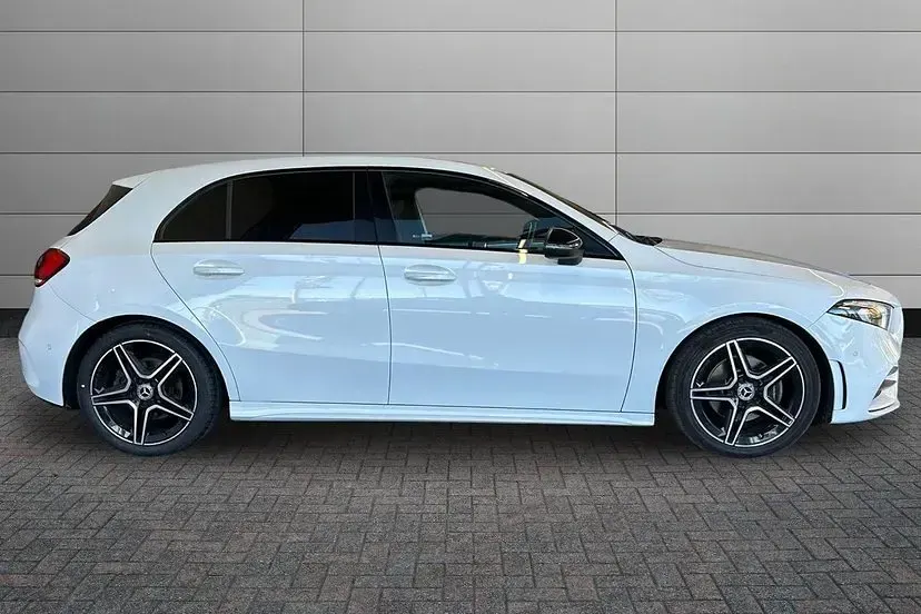 Used Mercedes A200 Executive 163 HP (119 kW) 2023 White Hatchback