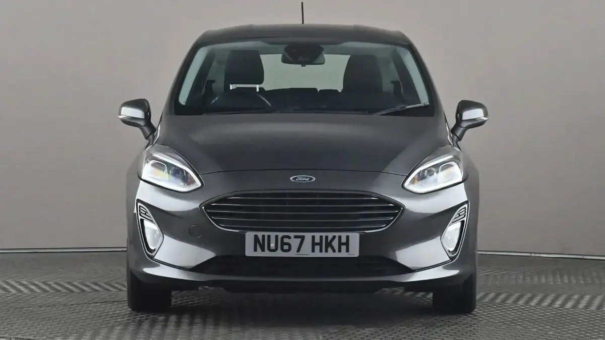 Używany Ford Fiesta Zetec 85 KM (62 kW) 2017 Szary Hatchback