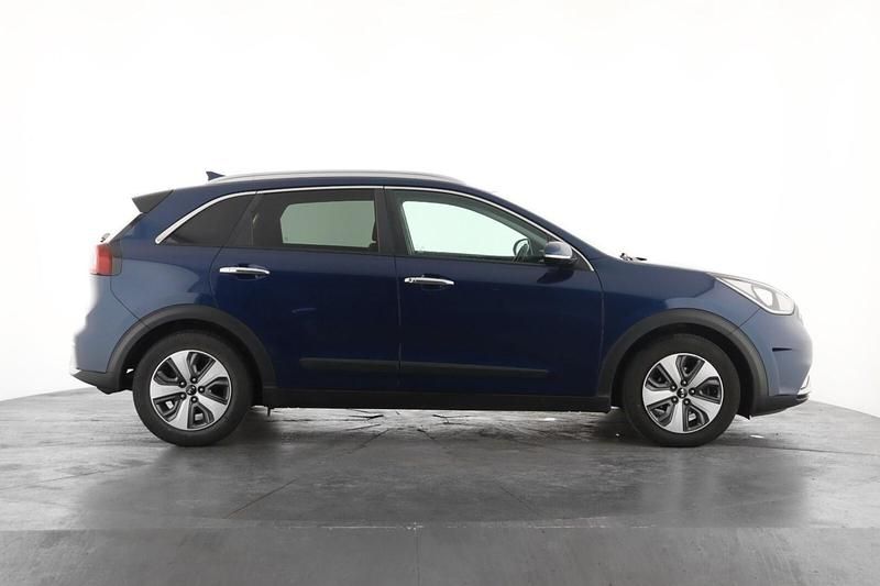 Second-hand Kia Niro 141 CP (103 kW) 2017 Albastru SUV