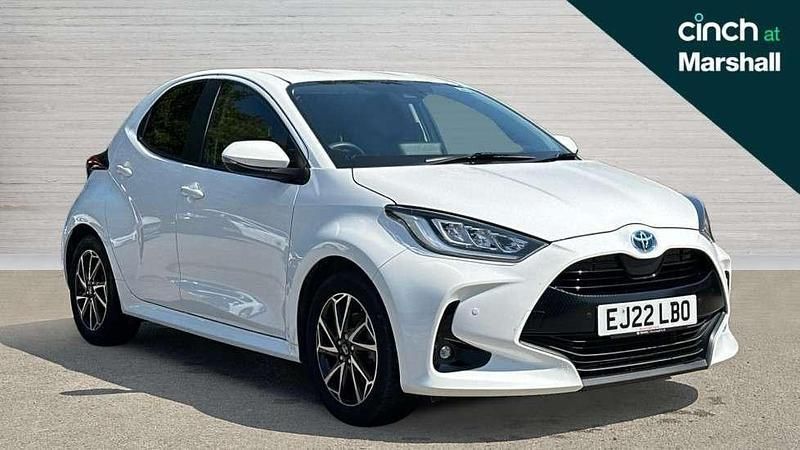 White Used 2022 Toyota Yaris Hybrid Design Hatchback | £16,540 (Good price) - Image 1/4