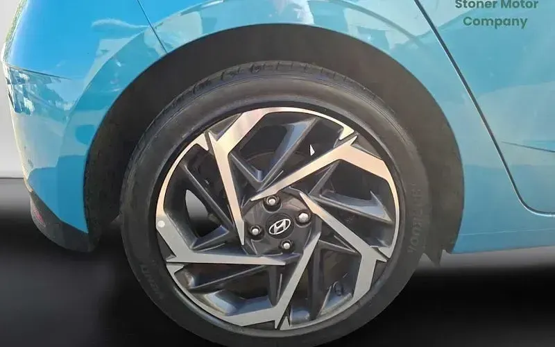 Used Hyundai i20 Premium 101 HP (74 kW) 2022 Blue Hatchback