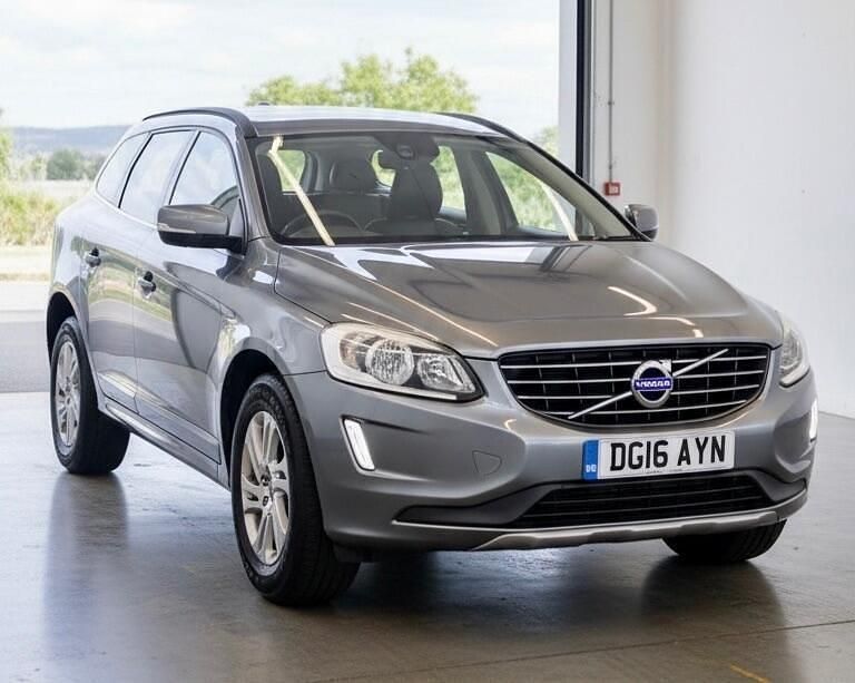 Usado Volvo XC60 SE 190 HP (139 kW) 2016 Cinzento SUV