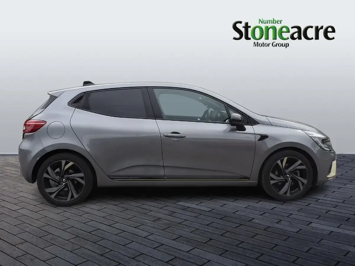 Used Renault Clio Engineered 143 HP (105 kW) 2023 Grey Hatchback