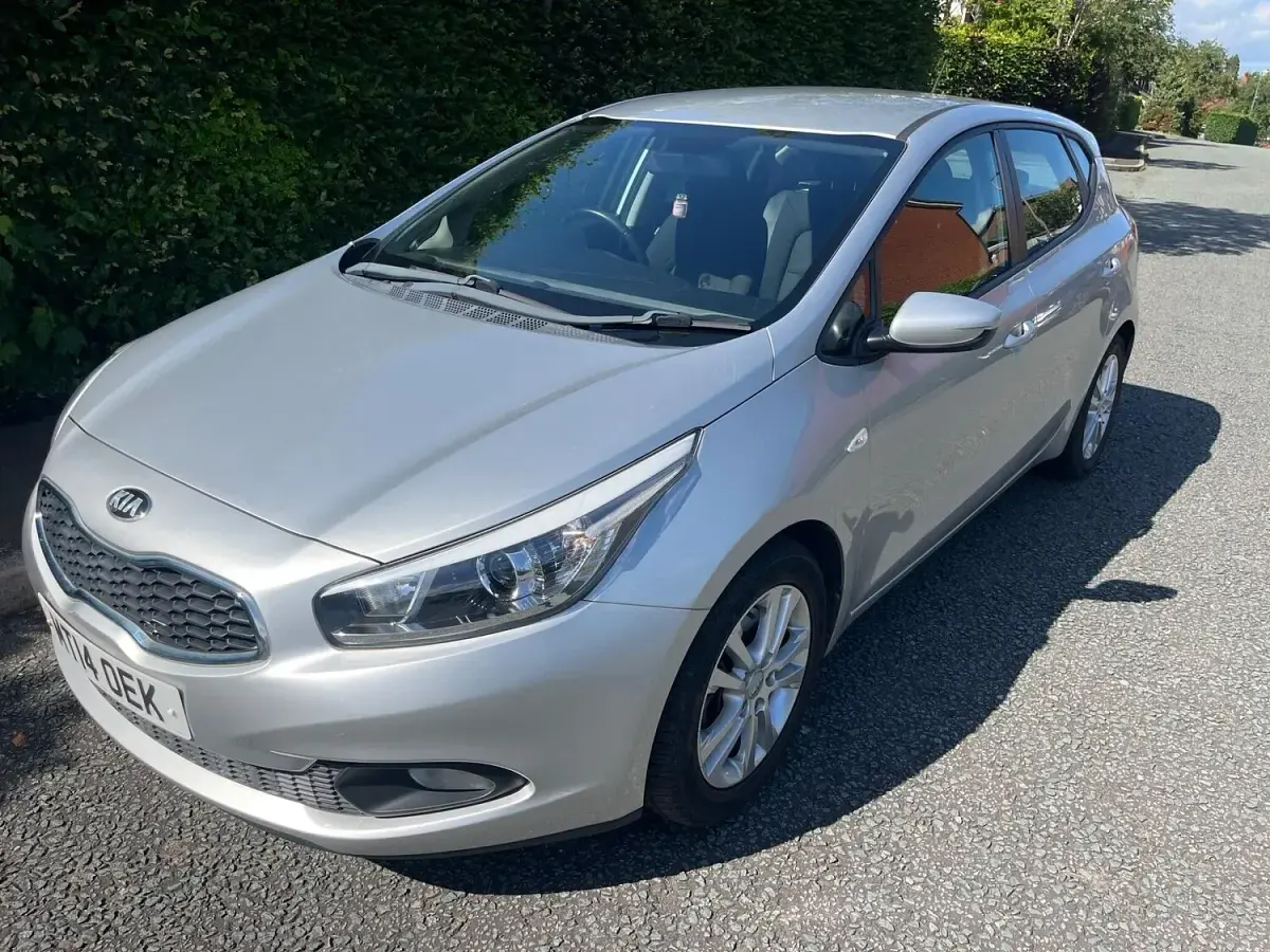 Used Kia Ceed 98 HP (72 kW) 2014 Silver Hatchback