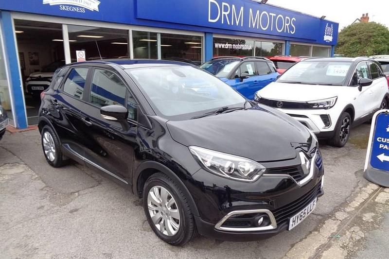 Black Used 2015 Renault Captur Expression+ SUV | £6,750 (Fair price) - Image 1/1