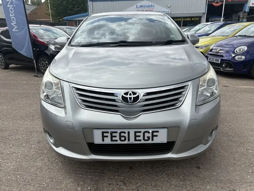 Used Toyota Avensis 147 HP (108 kW) 2011 Grey Sedan