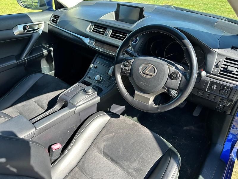Used Lexus CT200h 2015 Blue Hatchback