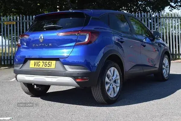 Used Renault Captur Iconic 140 HP (102 kW) 2022 Blue SUV