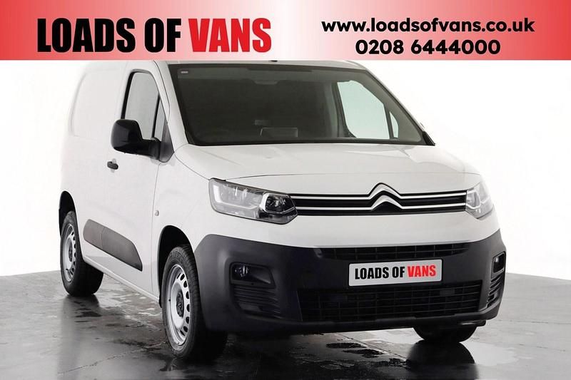 Used Citroën Berlingo 100 HP (73 kW) 2023 White MPV