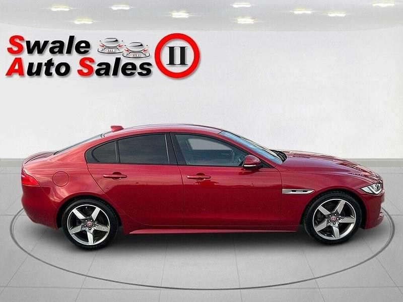 Used Jaguar XE R-Sport 180 HP (132 kW) 2017 Red Sedan