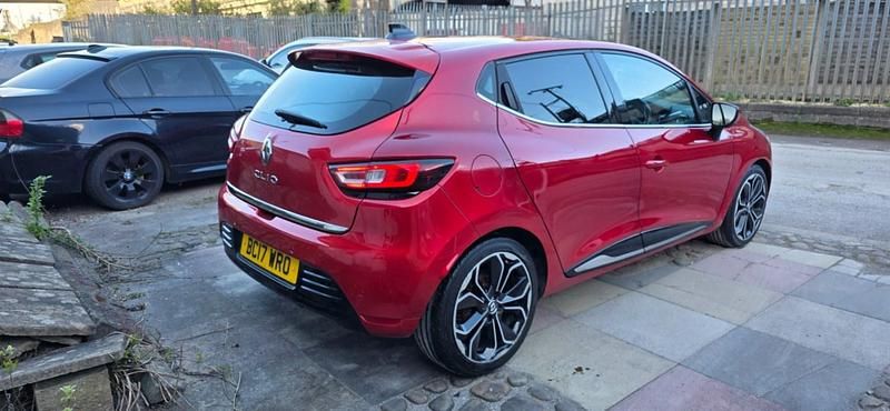 Used Renault Clio IV Dynamique 2017 Red Hatchback