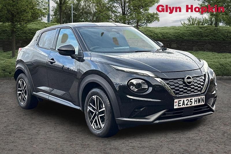 Grey New 2025 Nissan Juke N-Connecta SUV | £20,843 (Super price) - Image 1/4