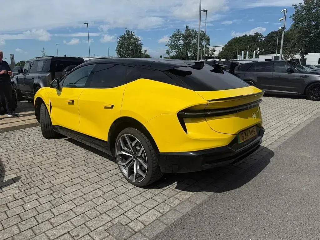 Used Lotus Eletre 450 kW (612 HP) 2024 Yellow SUV