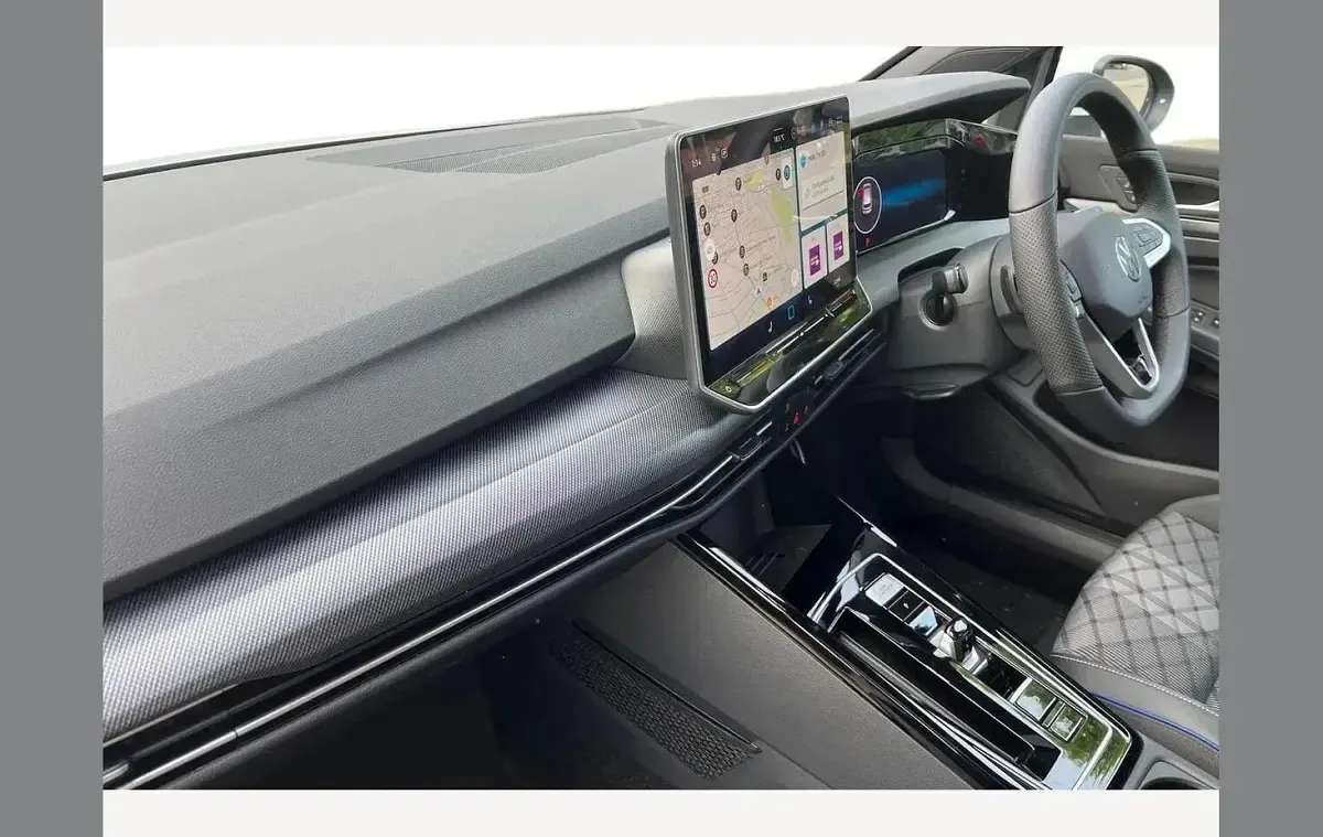 New VW Golf VIII R-line 147 HP (108 kW) 2026 White Hatchback