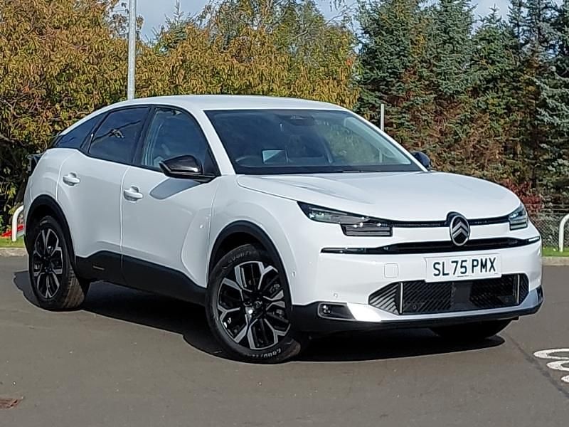 Metallic okenite white New 2025 Citroën C4 Hatchback | £21,998 (Fair price) - Image 1/4