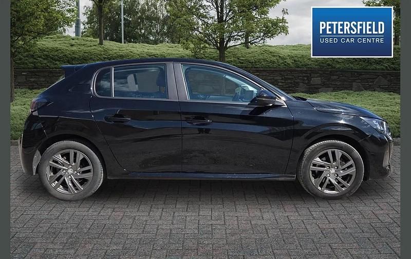 Used Peugeot 208 Active Premium 101 HP (74 kW) 2022 Black Hatchback