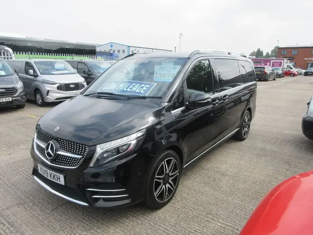 Used Mercedes V220 AMG line 163 HP (119 kW) 2019 Black MPV