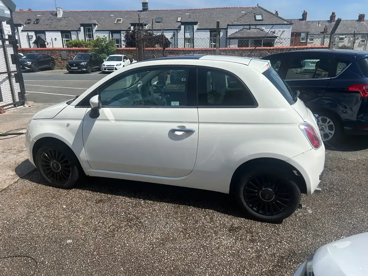 Used Fiat 500 Lounge 69 HP (50 kW) 2009 White Cabriolet